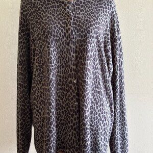 Sag Harbor Women's cardigan animal print XXL grey and black ,soft to the touch